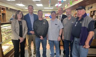 Sen. Marshall meets with NFIB small business owner members.